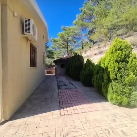 Maria's Garden House Pelendri